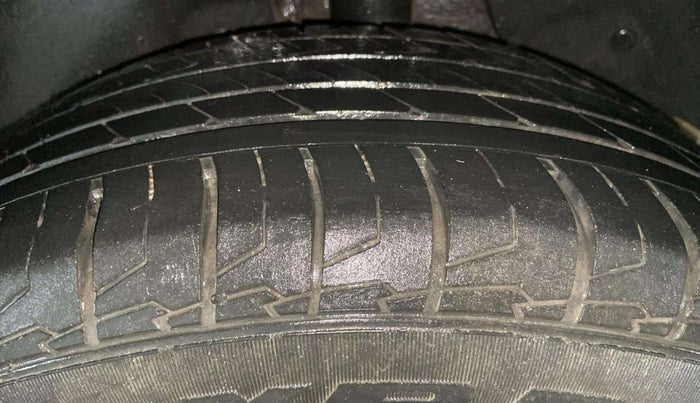 2016 Hyundai Creta SX PLUS AT 1.6 PETROL, Petrol, Automatic, 1,15,928 km, Left Rear Tyre Tread