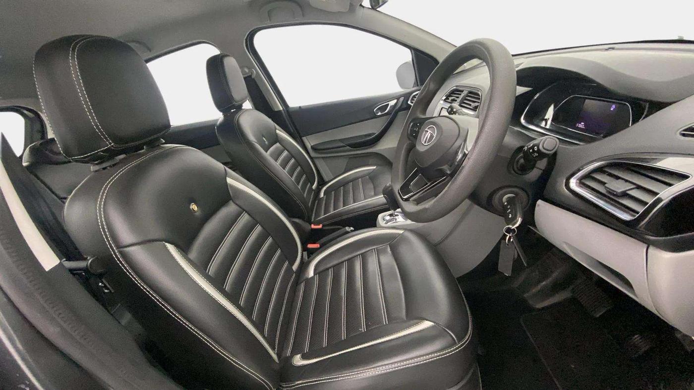 2020 Tata Tiago XZA PLUS PETROL, Petrol, Automatic, 57,090 km, Right Side Front Door Cabin
