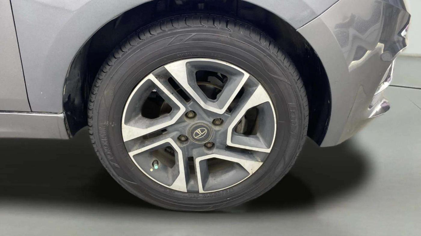 2020 Tata Tiago XZA PLUS PETROL, Petrol, Automatic, 57,090 km, Right Front Wheel