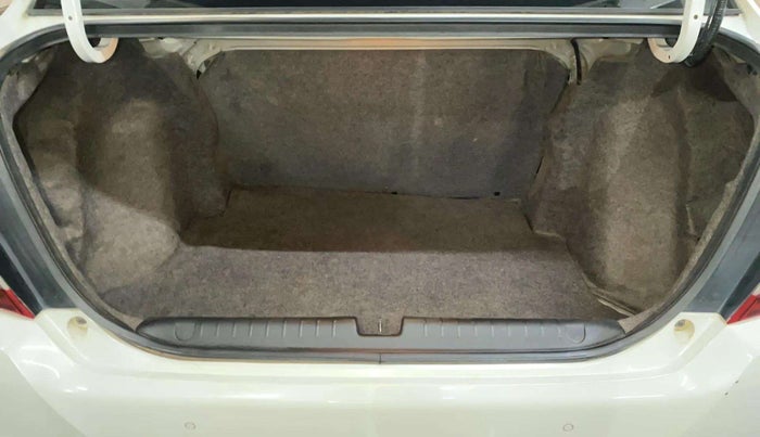 2023 Honda Amaze 1.2L I-VTEC VX, Petrol, Manual, 35,945 km, Boot Inside