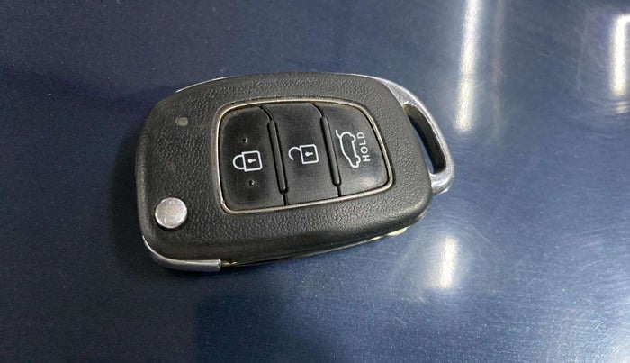 2021 Hyundai VENUE SX 1.0 TURBO, Petrol, Manual, 31,619 km, Key Close Up