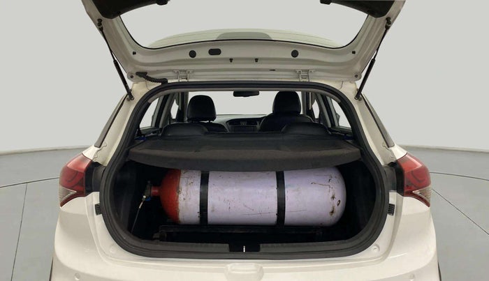 2015 Hyundai i20 Active 1.2 S, CNG, Manual, 91,513 km, Boot Inside