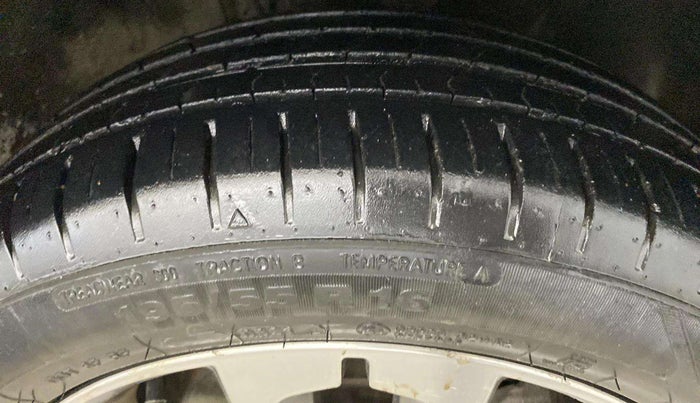 2015 Hyundai i20 Active 1.2 S, CNG, Manual, 91,513 km, Right Front Tyre Tread
