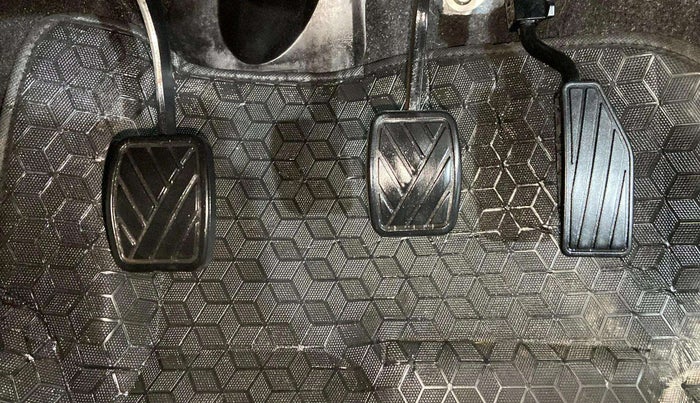 2022 Maruti New Wagon-R VXI 1.0, Petrol, Manual, 33,373 km, Pedals