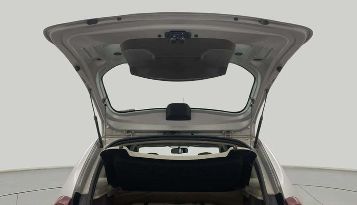 2019 Renault Duster RXS CVT, CNG, Automatic, 49,990 km, Boot Door Open