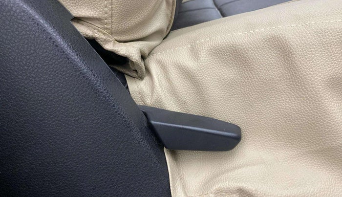 2019 Renault Duster RXS CVT, CNG, Automatic, 49,990 km, Driver Side Door Panels Control