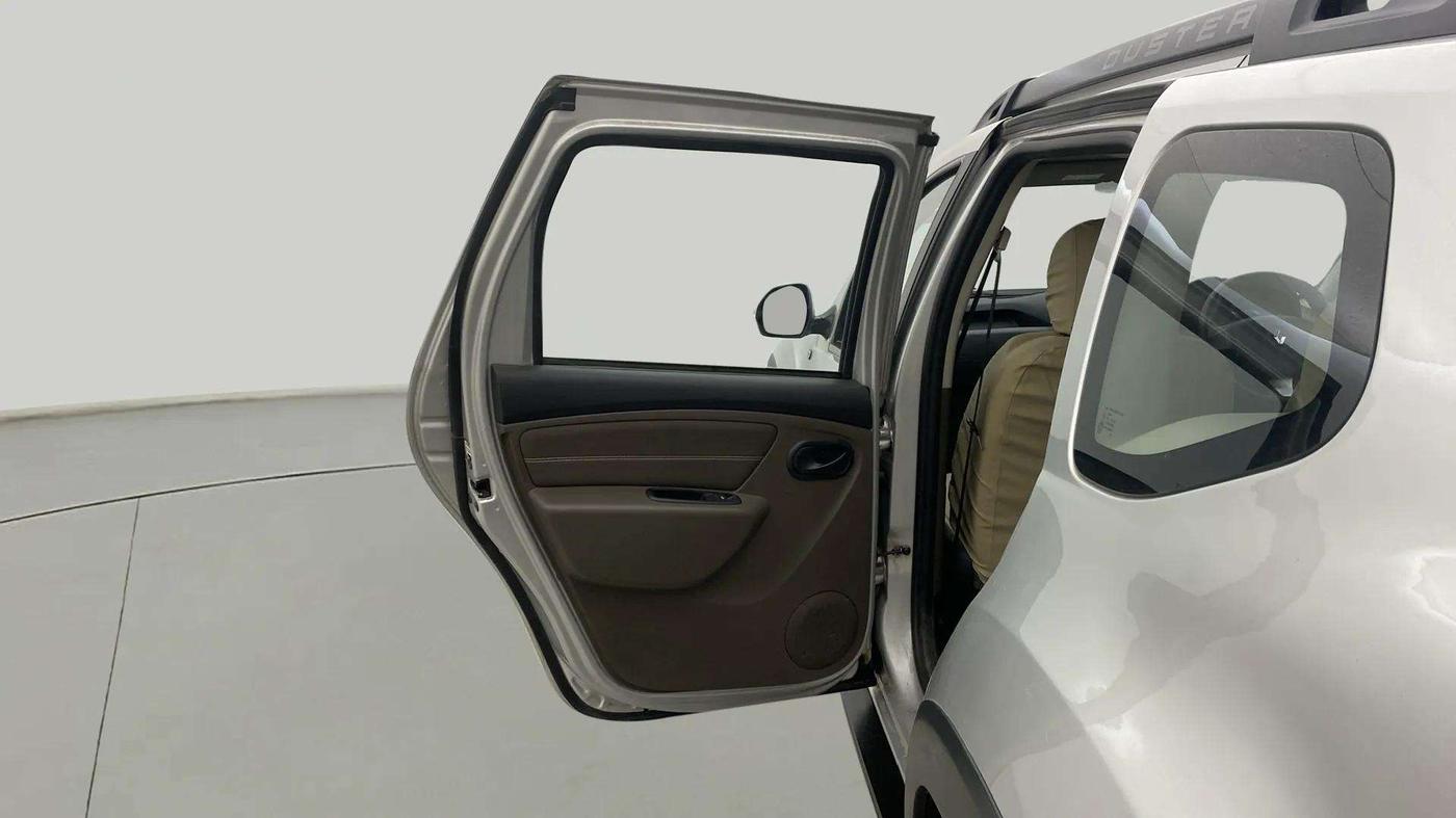 2019 Renault Duster RXS CVT, CNG, Automatic, 49,990 km, LHS Rear Door