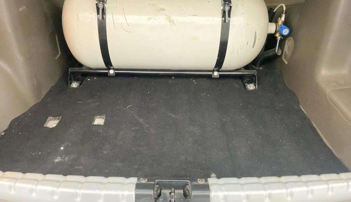 2019 Renault Duster RXS CVT, CNG, Automatic, 49,990 km, Boot Inside