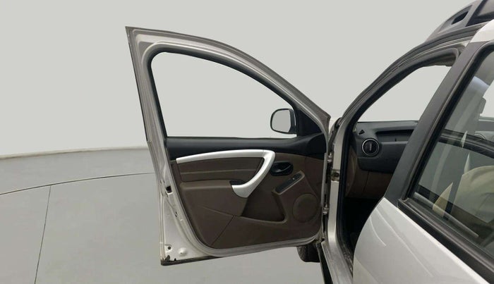 2019 Renault Duster RXS CVT, CNG, Automatic, 49,990 km, LHS Front Door