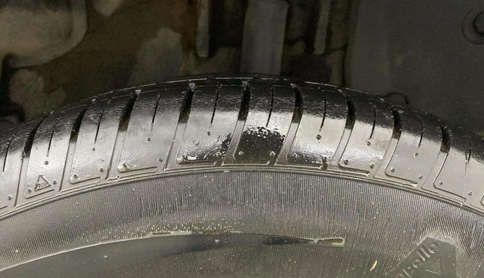 2019 Renault Duster RXS CVT, CNG, Automatic, 49,990 km, Left Rear Tyre Tread
