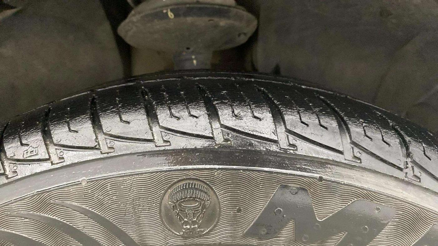 2019 Renault Duster RXS CVT, CNG, Automatic, 49,990 km, Right Front Tyre Tread