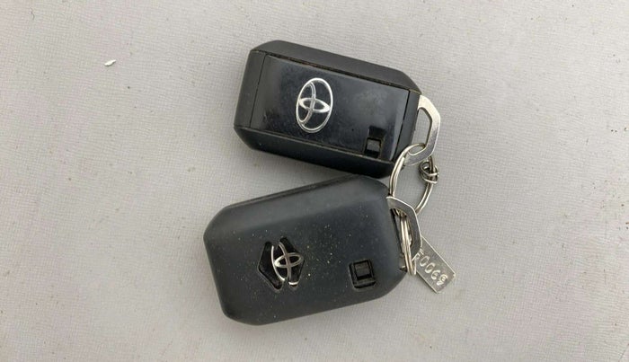 2019 Toyota Glanza V, Petrol, Manual, 69,052 km, Key Close Up