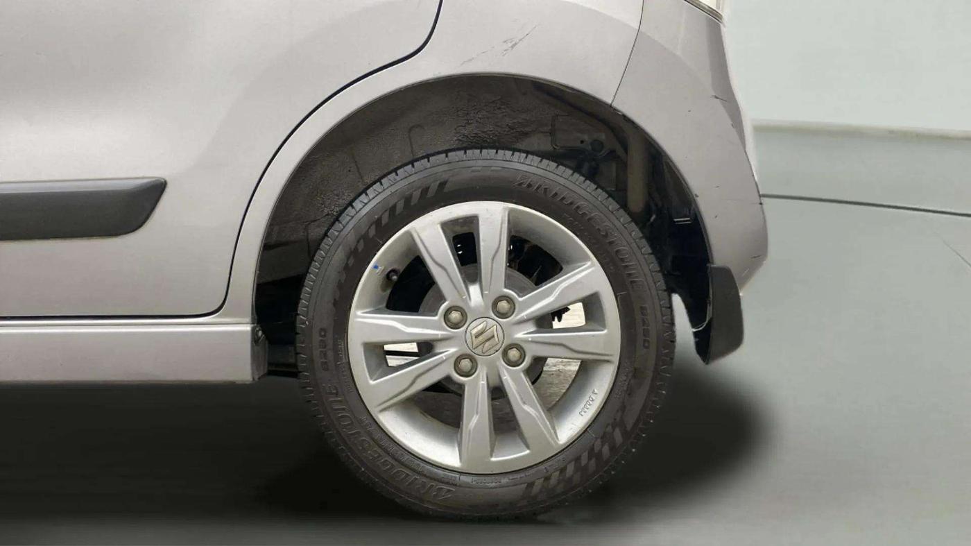 2015 Maruti Wagon R Stingray VXI, CNG, Manual, 72,366 km, Left Rear Wheel