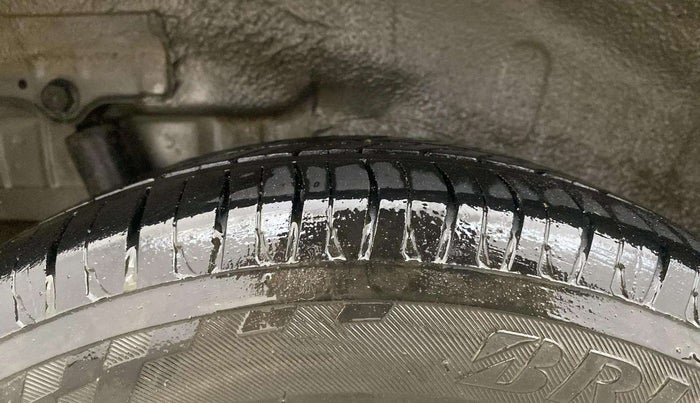 2015 Maruti Wagon R Stingray VXI, CNG, Manual, 72,366 km, Right Rear Tyre Tread