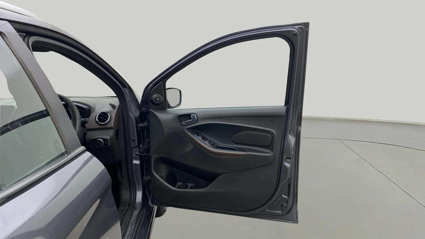 2019 Ford FREESTYLE TITANIUM 1.2 PETROL, Petrol, Manual, 46,081 km, RHS Front Door