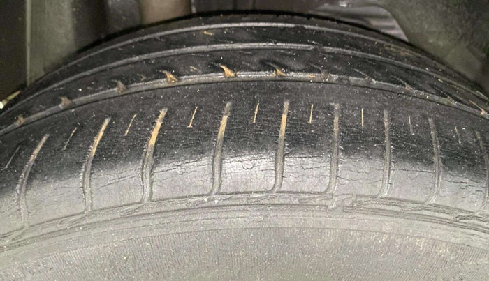 2019 Ford FREESTYLE TITANIUM 1.2 PETROL, Petrol, Manual, 45,291 km, Right Rear Tyre Tread