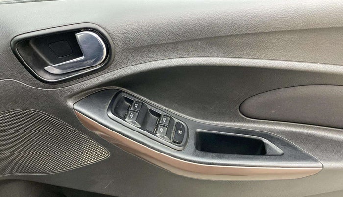 2019 Ford FREESTYLE TITANIUM 1.2 PETROL, Petrol, Manual, 45,291 km, Driver Side Door Panels Control