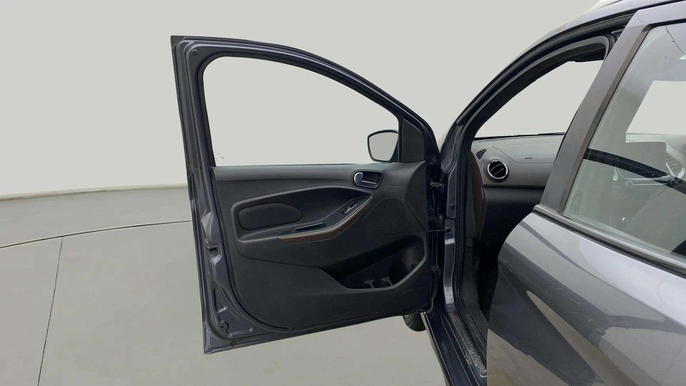 2019 Ford FREESTYLE TITANIUM 1.2 PETROL, Petrol, Manual, 46,081 km, LHS Front Door