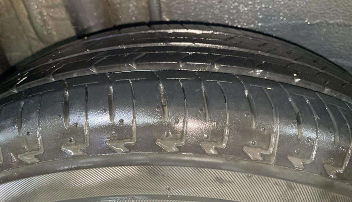 2019 Maruti IGNIS DELTA 1.2, Petrol, Manual, 34,369 km, Right Rear Tyre Tread