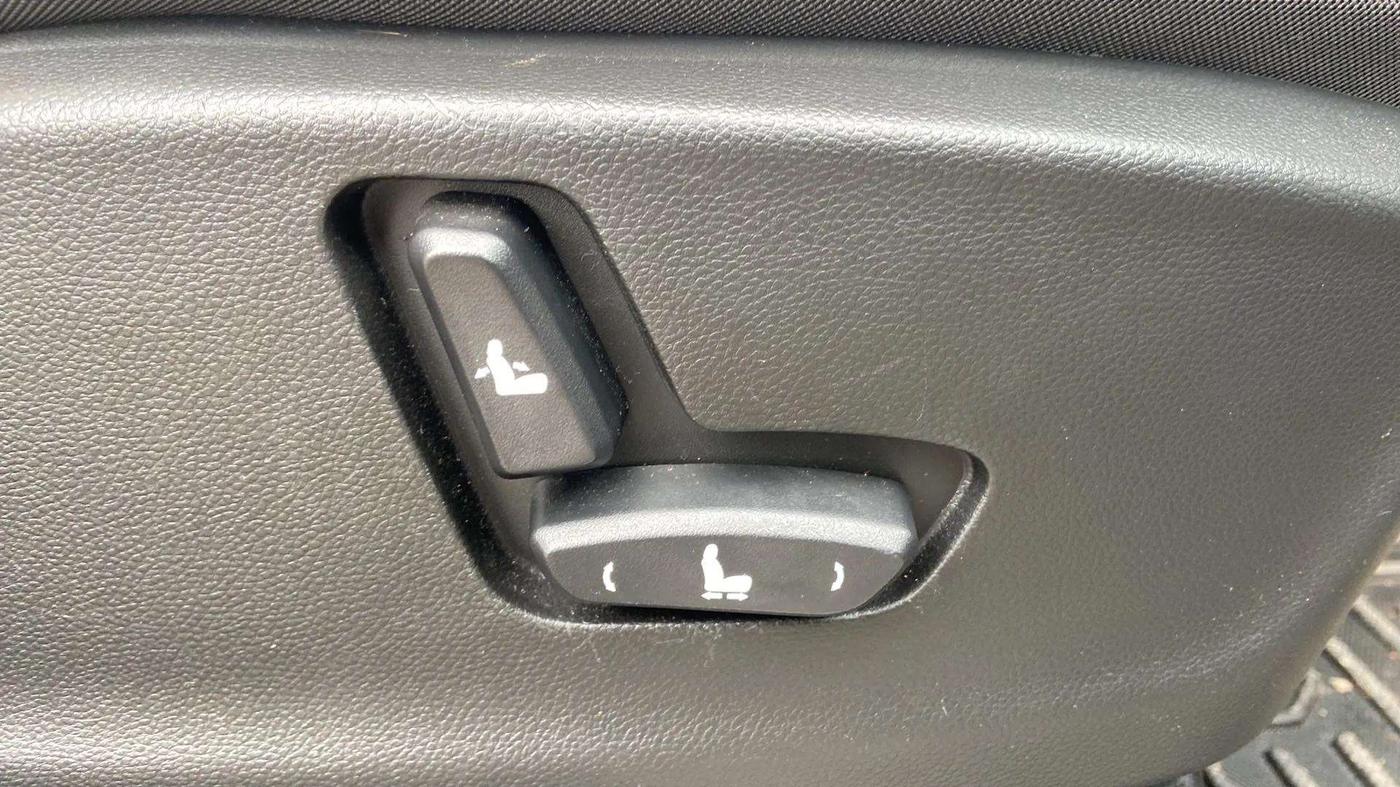 2023 MG HECTOR SAVVY PRO 1.5 TURBO CVT PETROL, Petrol, Automatic, 8,715 km, Driver Side Adjustment Panel