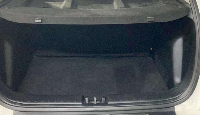 2021 KIA SONET HTK PLUS 1.0 IMT, Petrol, Manual, 50,616 km, Boot Inside