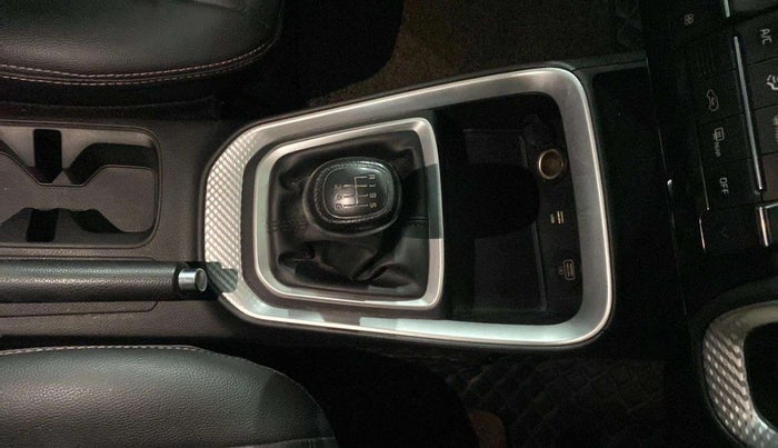 2021 KIA SONET HTK PLUS 1.0 IMT, Petrol, Manual, 50,616 km, Gear Lever