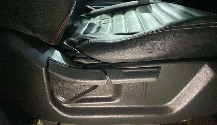2021 KIA SONET HTK PLUS 1.0 IMT, Petrol, Manual, 50,616 km, Driver Side Adjustment Panel