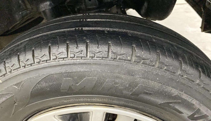 2016 Hyundai Eon D-LITE+, Petrol, Manual, 42,117 km, Right Rear Tyre Tread