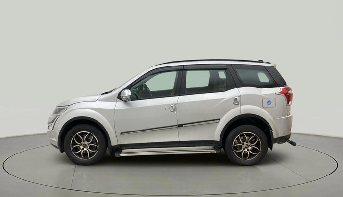 2020 Mahindra XUV500 W7, Diesel, Manual, 64,368 km, Left Side