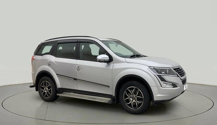 2020 Mahindra XUV500 W7, Diesel, Manual, 64,368 km, Right Front Diagonal