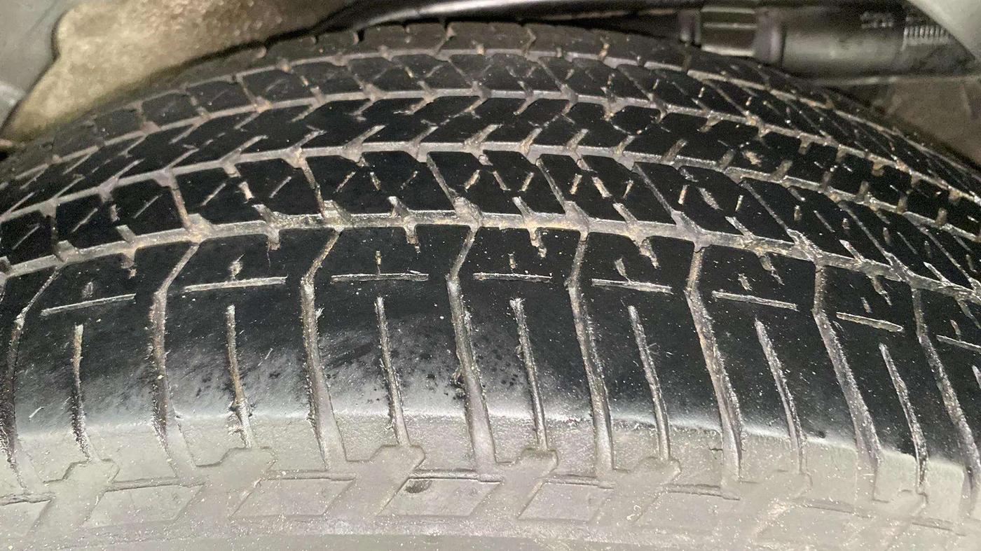 2020 Mahindra XUV500 W7, Diesel, Manual, 64,368 km, Left Rear Tyre Tread