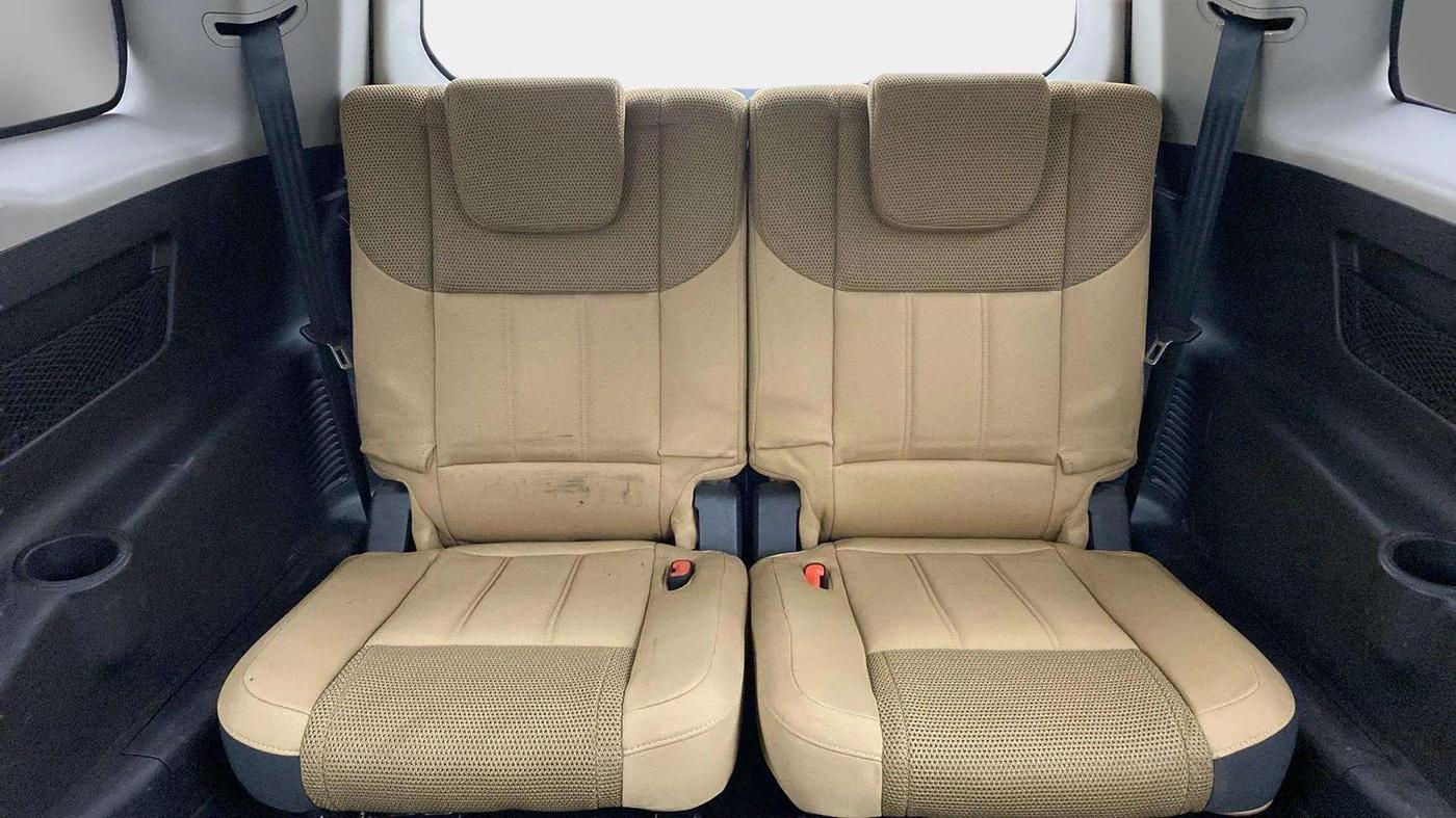2020 Mahindra XUV500 W7, Diesel, Manual, 64,368 km, Third Seat Row ( optional )