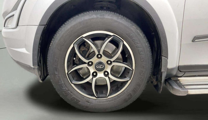 2020 Mahindra XUV500 W7, Diesel, Manual, 64,368 km, Left Front Wheel