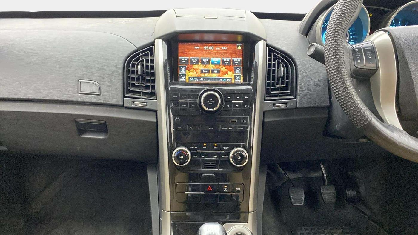 2020 Mahindra XUV500 W7, Diesel, Manual, 64,368 km, Air Conditioner