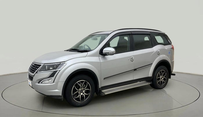 2020 Mahindra XUV500 W7, Diesel, Manual, 64,368 km, Left Front Diagonal