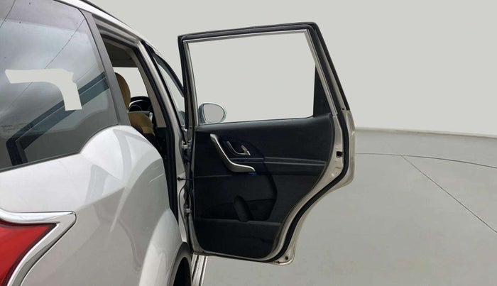 2020 Mahindra XUV500 W7, Diesel, Manual, 64,368 km, RHS Rear Door