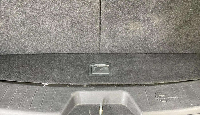 2020 Mahindra XUV500 W7, Diesel, Manual, 64,368 km, Boot Inside