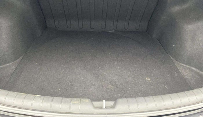 2018 Hyundai Verna 1.6 VTVT SX, Petrol, Manual, 79,629 km, Boot Inside