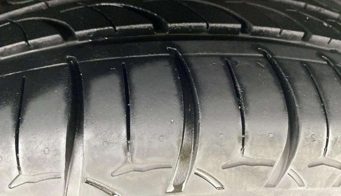 2018 Hyundai Verna 1.6 VTVT SX, Petrol, Manual, 79,629 km, Right Front Tyre Tread