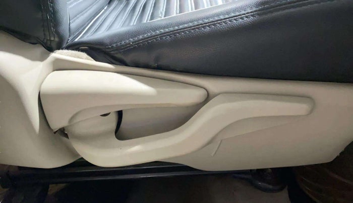 2014 Toyota Etios Liva G, Petrol, Manual, 44,120 km, Driver Side Adjustment Panel
