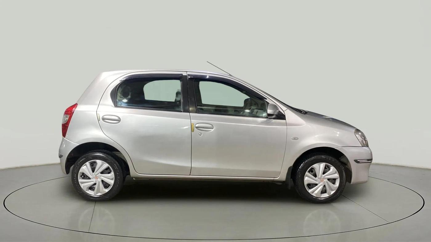 2014 Toyota Etios Liva G, Petrol, Manual, 44,152 km, Right Side View
