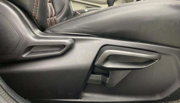 2023 Tata Tiago XZ PLUS CNG, CNG, Manual, 49,902 km, Driver Side Adjustment Panel