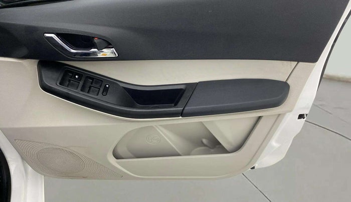 2023 Tata Tiago XZ PLUS CNG, CNG, Manual, 49,902 km, Driver Side Door Panels Control