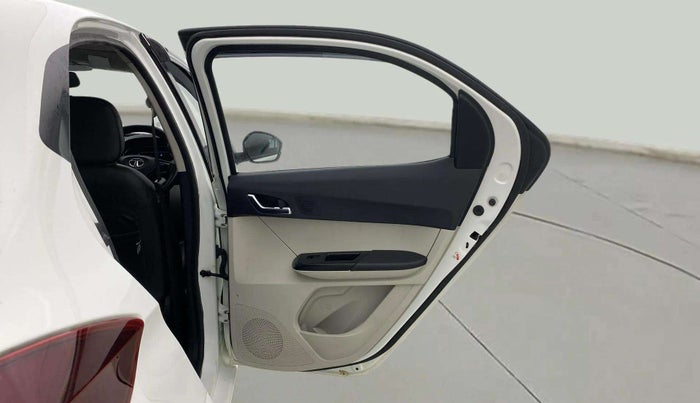2023 Tata Tiago XZ PLUS CNG, CNG, Manual, 49,902 km, RHS Rear Door