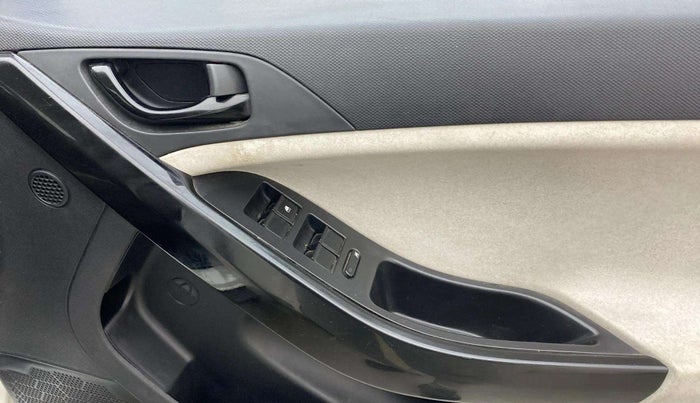 2023 Tata NEXON PURE 1.2 PETROL, Petrol, Manual, 49,434 km, Driver Side Door Panels Control