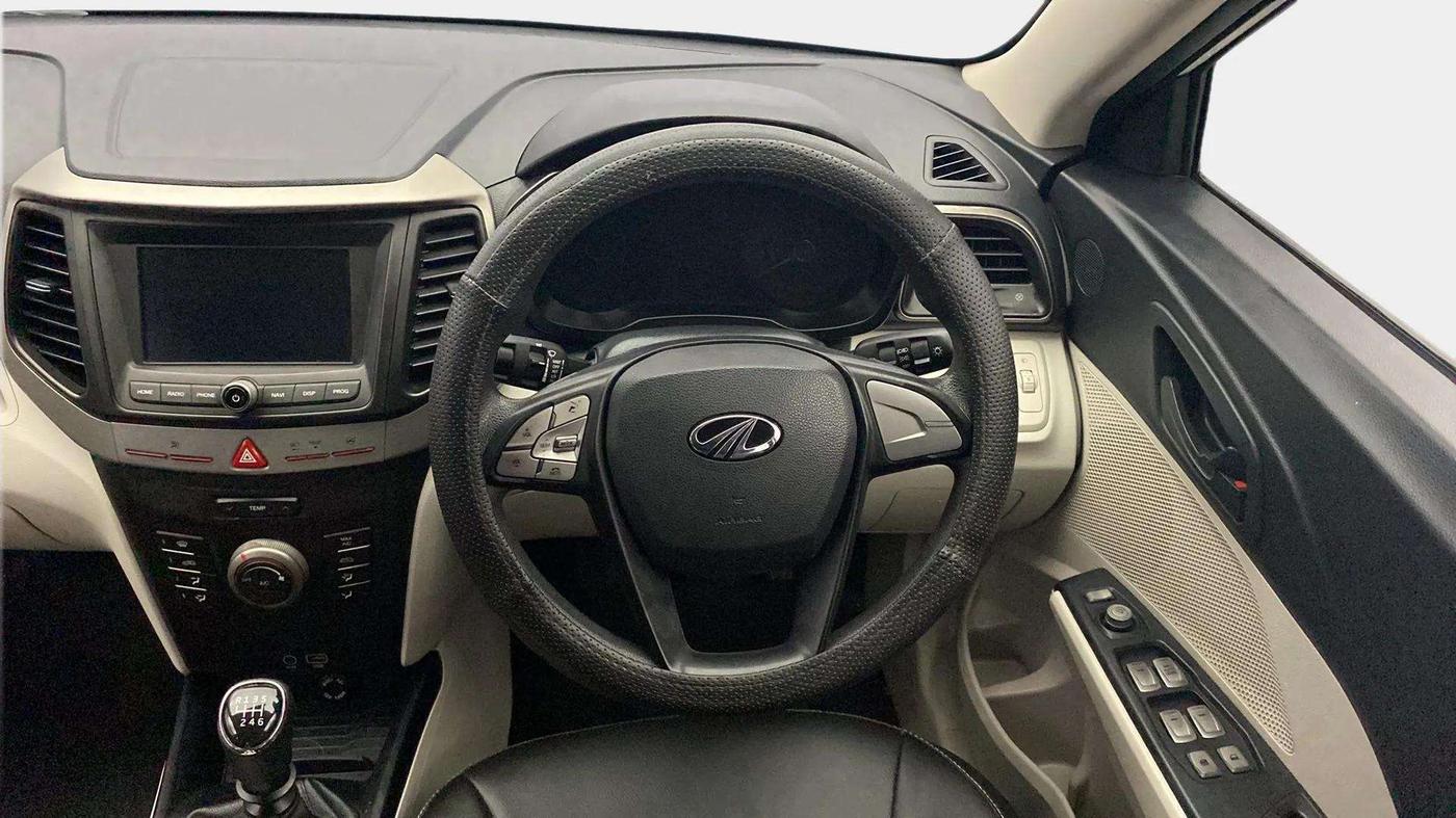 2019 Mahindra XUV300 W6 1.2 PETROL, Petrol, Manual, 48,619 km, Steering Wheel Close Up