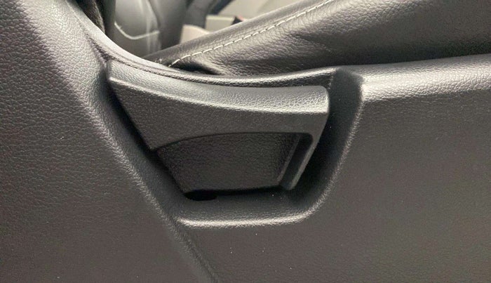 2019 Mahindra XUV300 W6 1.2 PETROL, Petrol, Manual, 48,577 km, Driver Side Adjustment Panel