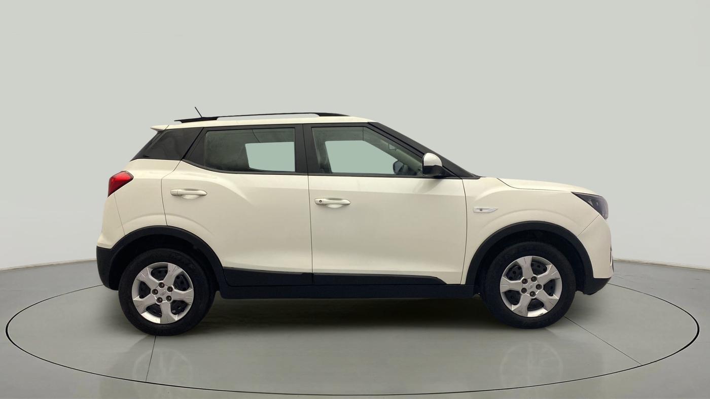 2019 Mahindra XUV300 W6 1.2 PETROL, Petrol, Manual, 48,619 km, Right Side View