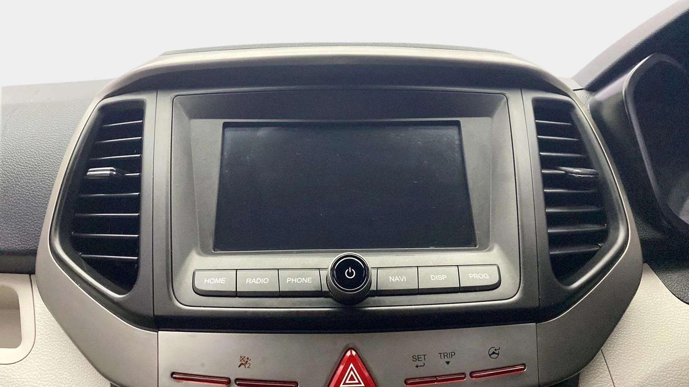 2019 Mahindra XUV300 W6 1.2 PETROL, Petrol, Manual, 48,619 km, Air Conditioner