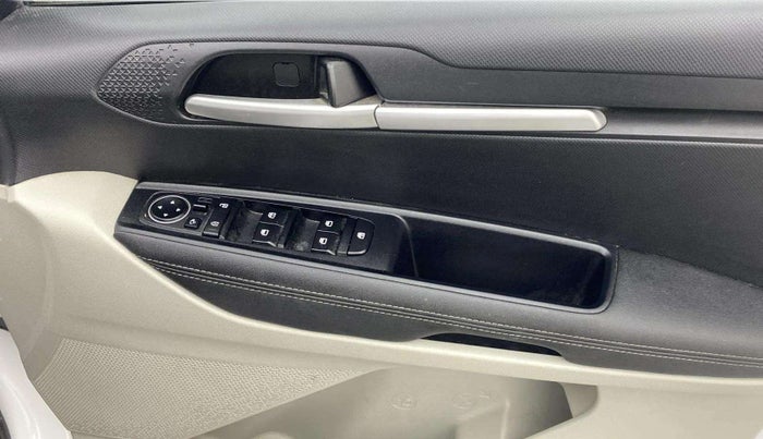 2022 KIA SONET HTX 1.0 IMT, Petrol, Manual, 19,155 km, Driver Side Door Panels Control